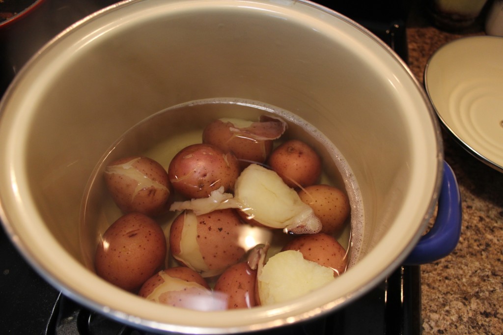 Homemade Laundry Ironing Starch (2 ways)