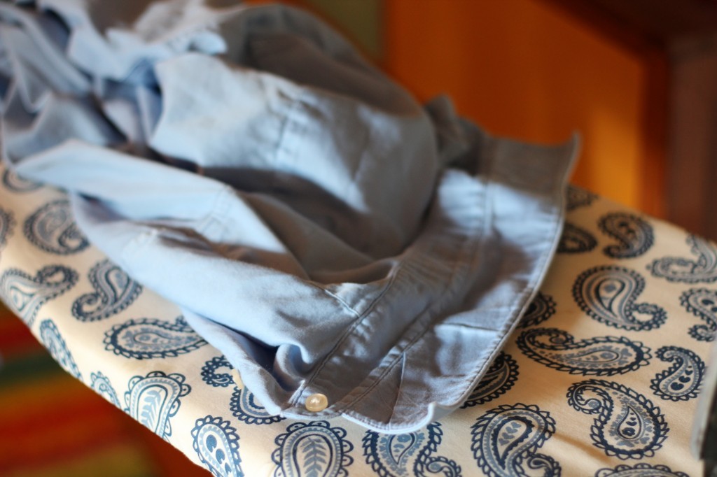 Homemade Laundry Ironing Starch (2 ways)