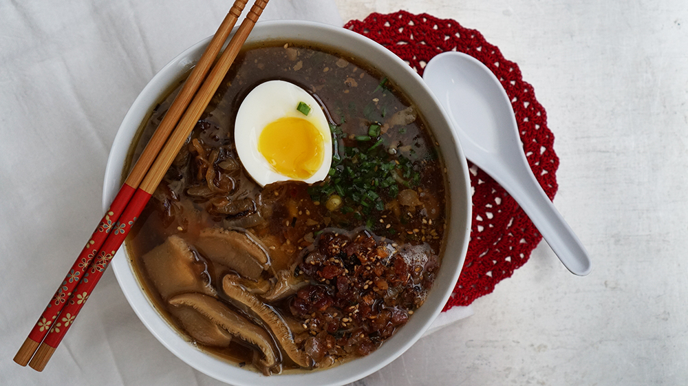 Tilstand Hong Kong forklare How a Vietnamese Girl Makes (Freaking Awesome) Ramen - Revived Kitchen